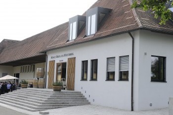 SchlosshotelMonreposBarriquefasskellerAußenansicht Vinothek