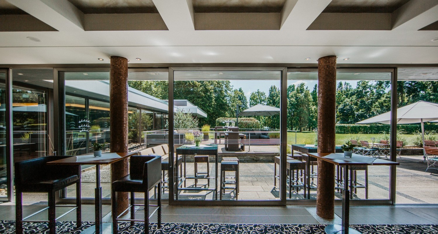 schlosshotelmonreposterrasselounge-1