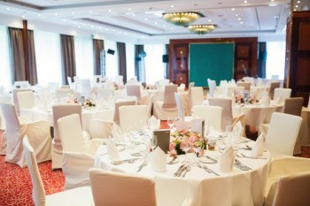 salon-12-runde-bestuhlung-3