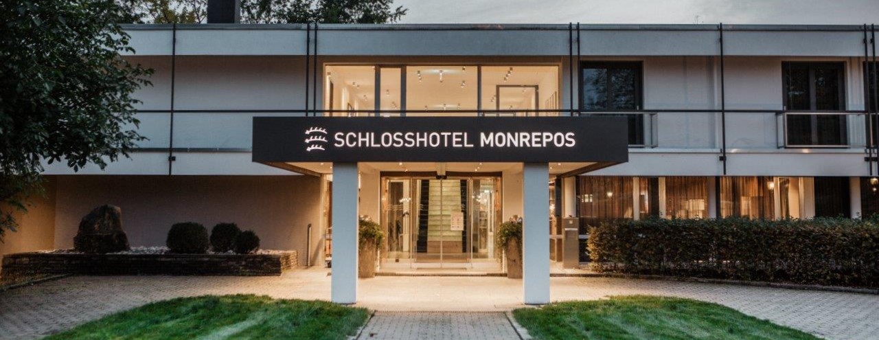 SchlosshotelMonreposEingang SchlosshotelMonrepos