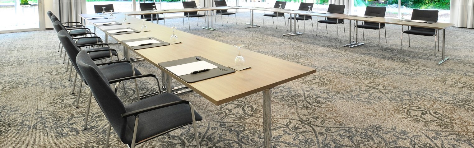 Salon 5 U-Form 1