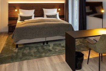 Bett_240610_wl_monrepos_0219 - OHNE BÄR